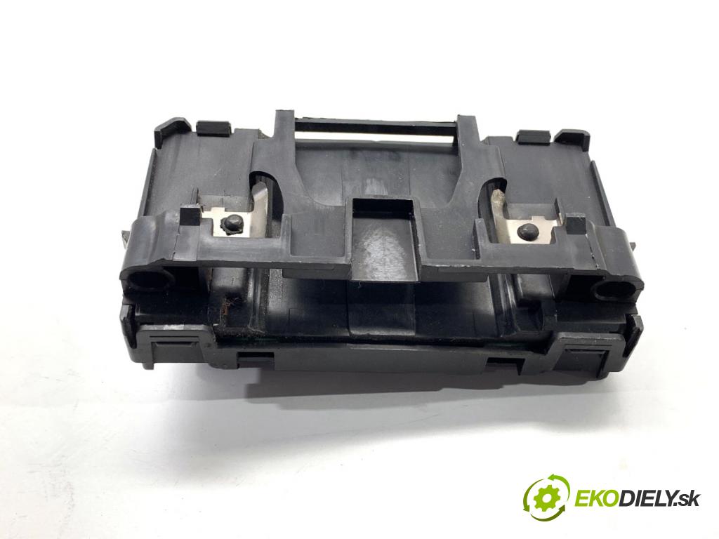 RENAULT SCÉNIC II nadwozie wielkoprzestrzenne (MPV) 2003 83 kW 1.6 (JM0C, JM0J, JM1B) 1598 spinačka čítač KART 8200125077 (Spínacia skrinka)