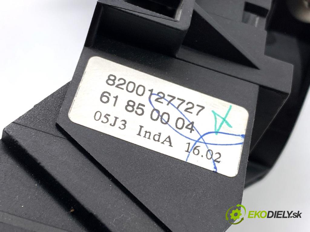 RENAULT SCÉNIC II nadwozie wielkoprzestrzenne (MPV) 2003 83 kW 1.6 (JM0C, JM0J, JM1B) 1598 Prepínač kombinovaný 8200127727 (Prepínacie páčky pod volantom)