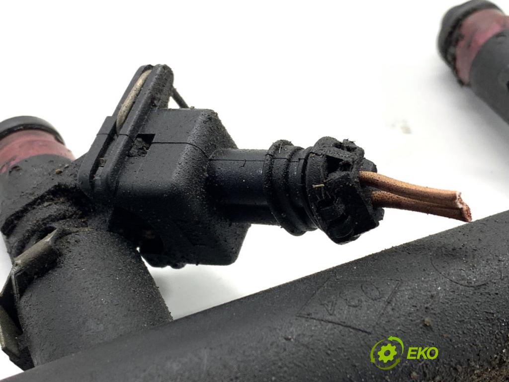 RENAULT SCÉNIC II nadwozie wielkoprzestrzenne (MPV) 2003 83 kW 1.6 (JM0C, JM0J, JM1B) 1598 Lišta vstrekovacia 8200135504 (Vstrekovacia lišta)