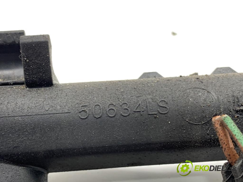 RENAULT SCÉNIC II nadwozie wielkoprzestrzenne (MPV) 2003 83 kW 1.6 (JM0C, JM0J, JM1B) 1598 Lišta vstrekovacia 8200135504 (Vstrekovacia lišta)