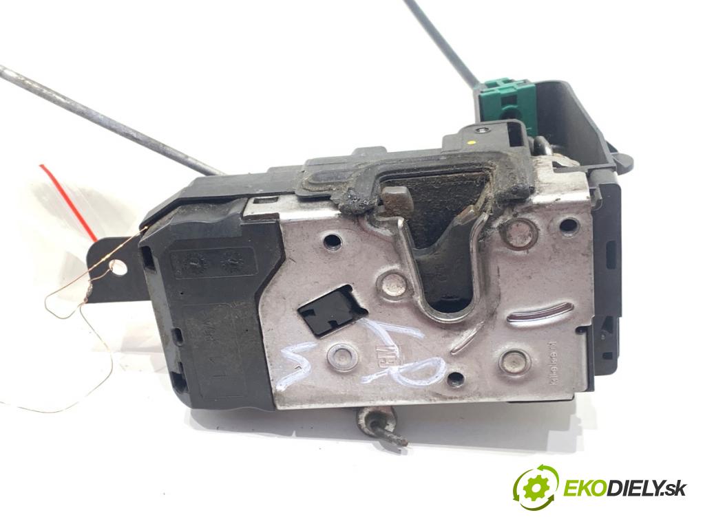 OPEL ASTRA H liftback 2007 66 kW 1.3 CDTI (L48) 1248 zámok Dvere ľavy predný 13210748