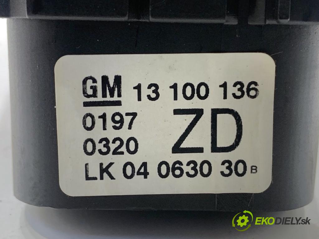 OPEL ASTRA H liftback 2007 66 kW 1.3 CDTI (L48) 1248 Spínač svetiel 13100136