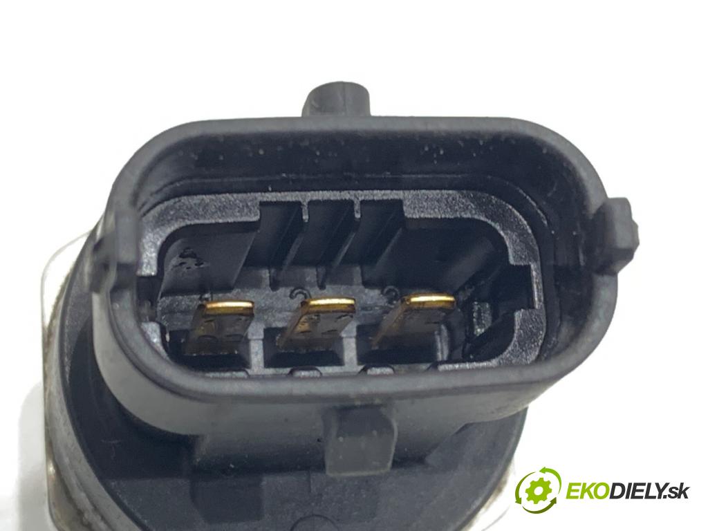 OPEL ASTRA H liftback 2007 66 kW 1.3 CDTI (L48) 1248 Snímač tlaku paliva 0281002706 (Snímač)