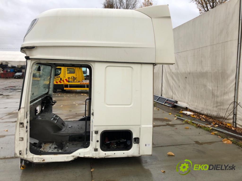 DAF XF Ciągnik siodłowy 2016 340 kW FT 460 340 kW [462 KM] olej napędowy 2012 - 2022 12900 kabína karoséria ŠTVRŤ: pravá ľavá strana strecha