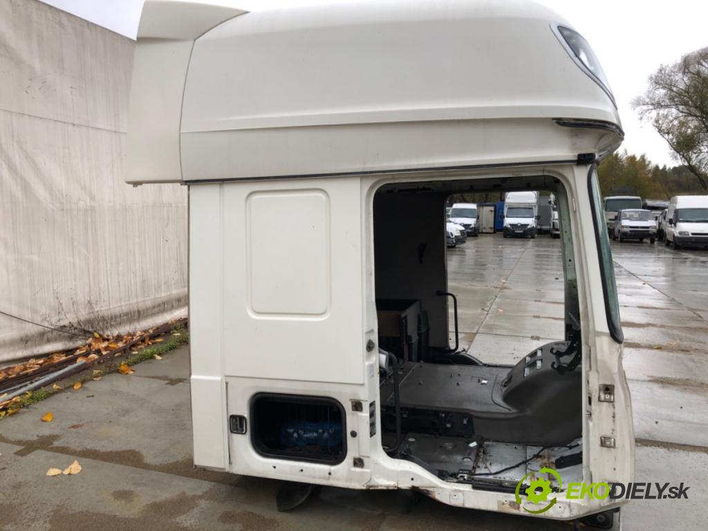 DAF XF Ciągnik siodłowy 2016 340 kW FT 460 340 kW [462 KM] olej napędowy 2012 - 2022 12900 kabína karoséria ŠTVRŤ: pravá ľavá strana strecha