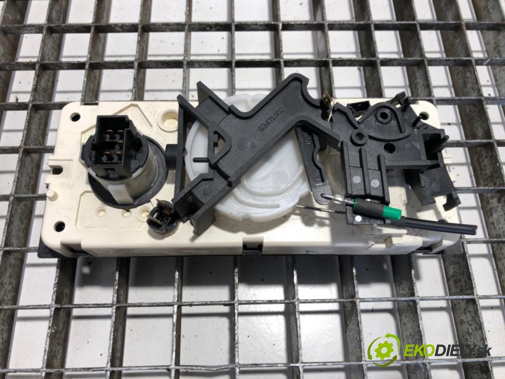 DAF XF Ciągnik siodłowy 2016 340 kW FT 460 340 kW [462 KM] olej napędowy 2012 - 2022 12900 Panel ovládania kúrenia 9001180 (Prepínacie páčky pod volantom)