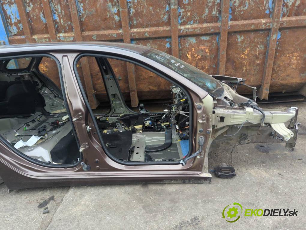 FIAT TIPO Kombi 2018 70 kW 1.4 (356WXA1B) 1368 karoséria ČTVRŤÁK: Blatník zad ľavy pravy prah strecha PODŁUŻNICA ľavy pravy