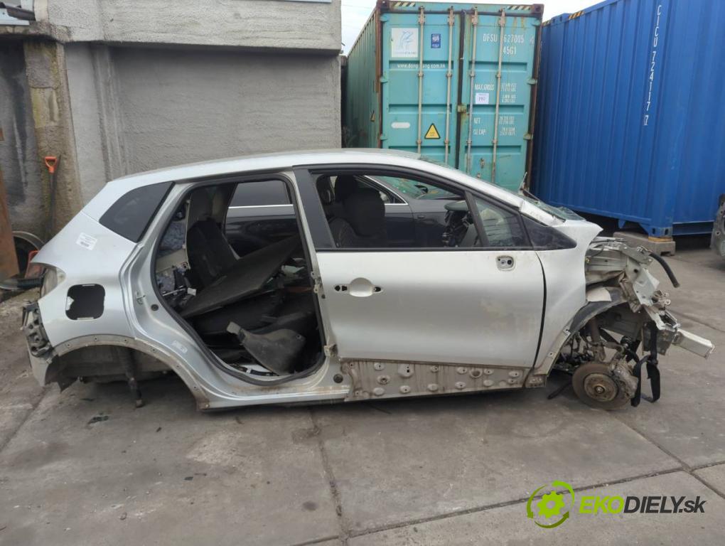 RENAULT CAPTUR I liftback 2018 87 kW 1.2 TCe 120 1197 karoséria ČTVRŤÁK: Blatník zad ľavy pravy prah strecha PODŁUŻNICA ľavy pravy