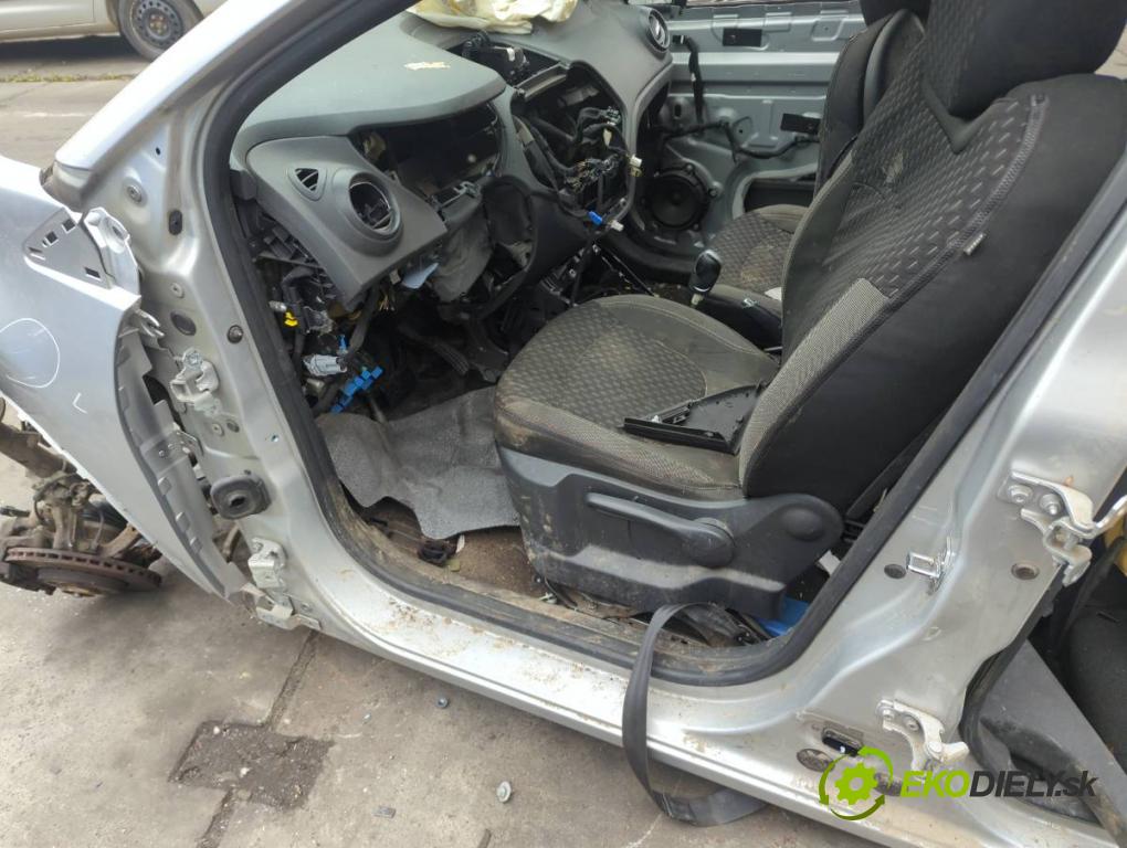 RENAULT CAPTUR I liftback 2018 87 kW 1.2 TCe 120 1197 karoséria ČTVRŤÁK: Blatník zad ľavy pravy prah strecha PODŁUŻNICA ľavy pravy