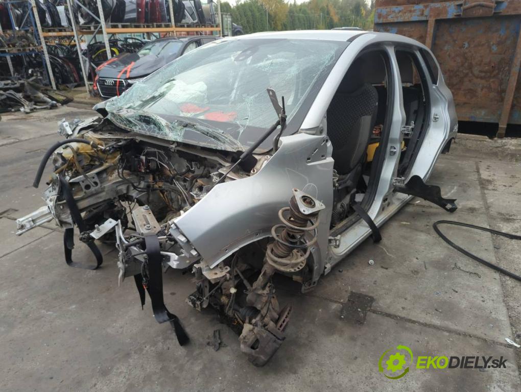 RENAULT CAPTUR I liftback 2018 87 kW 1.2 TCe 120 1197 karoséria ČTVRŤÁK: Blatník zad ľavy pravy prah strecha PODŁUŻNICA ľavy pravy