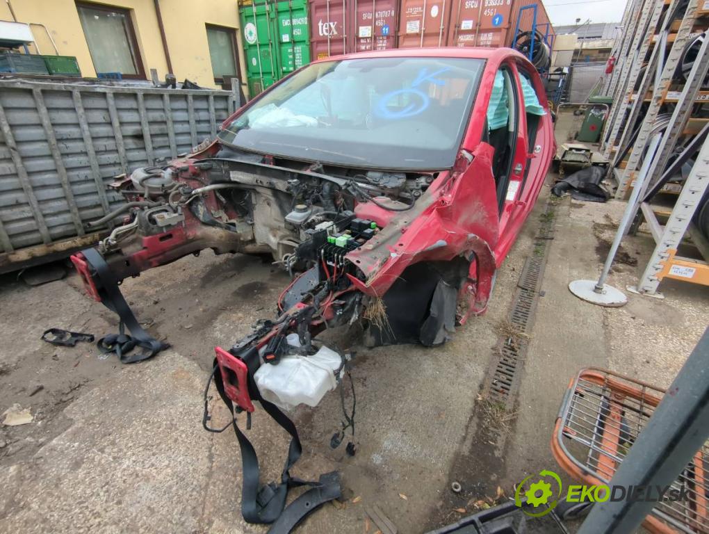 VW GOLF VII liftback 2016 81 kW 1.6 TDI 1598 karoséria ČTVRŤÁK: Blatník zad ľavy pravy prah strecha PODŁUŻNICA ľavy pravy