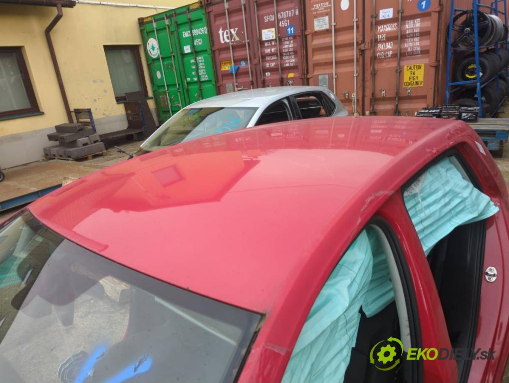 VW GOLF VII liftback 2016 81 kW 1.6 TDI 1598 karoséria ČTVRŤÁK: Blatník zad ľavy pravy prah strecha PODŁUŻNICA ľavy pravy
