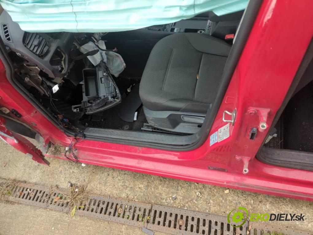 VW GOLF VII liftback 2016 81 kW 1.6 TDI 1598 karoséria ČTVRŤÁK: Blatník zad ľavy pravy prah strecha PODŁUŻNICA ľavy pravy