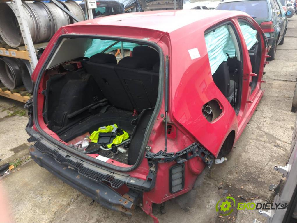VW GOLF VII liftback 2016 81 kW 1.6 TDI 1598 karoséria ČTVRŤÁK: Blatník zad ľavy pravy prah strecha PODŁUŻNICA ľavy pravy