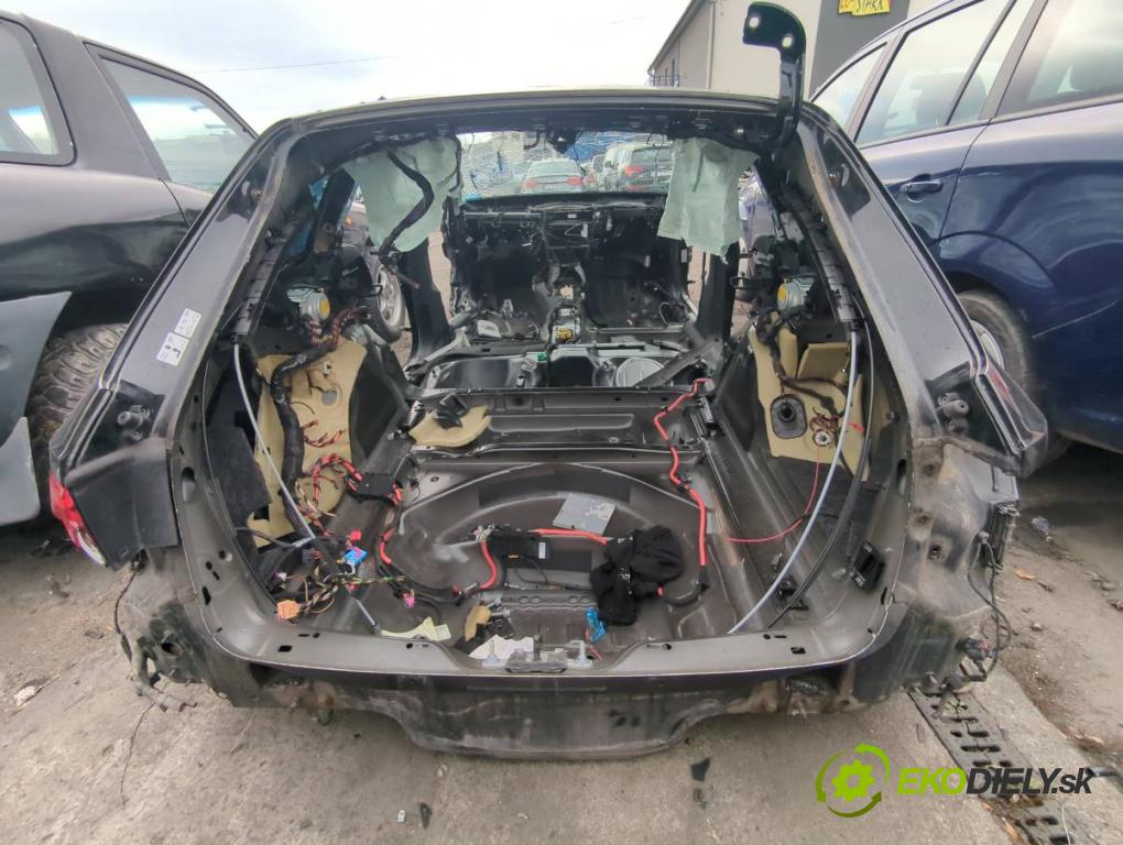 AUDI A4 B9 Kombi 2016 110 kW 2.0 TDI 1968 karoséria ČTVRŤÁK: Blatník zad ľavy pravy prah strecha PODŁUŻNICA ľavy pravy