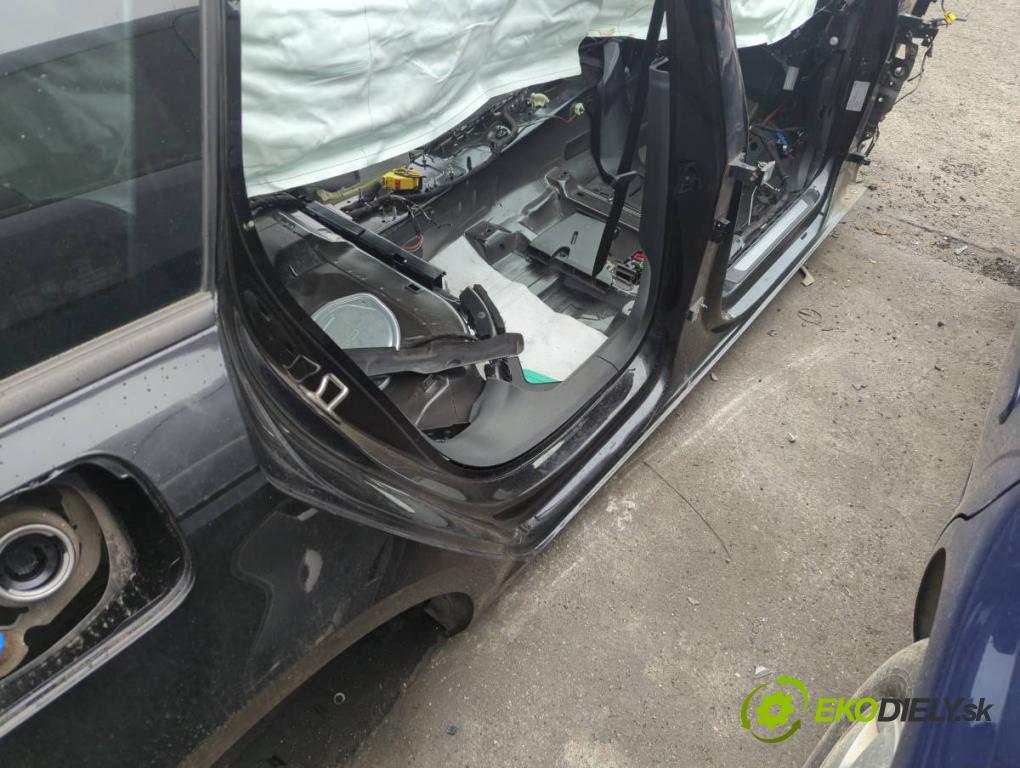 AUDI A4 B9 Kombi 2016 110 kW 2.0 TDI 1968 karoséria ČTVRŤÁK: Blatník zad ľavy pravy prah strecha PODŁUŻNICA ľavy pravy