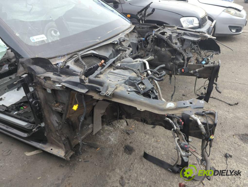 AUDI A4 B9 Kombi 2016 110 kW 2.0 TDI 1968 karoséria ČTVRŤÁK: Blatník zad ľavy pravy prah strecha PODŁUŻNICA ľavy pravy