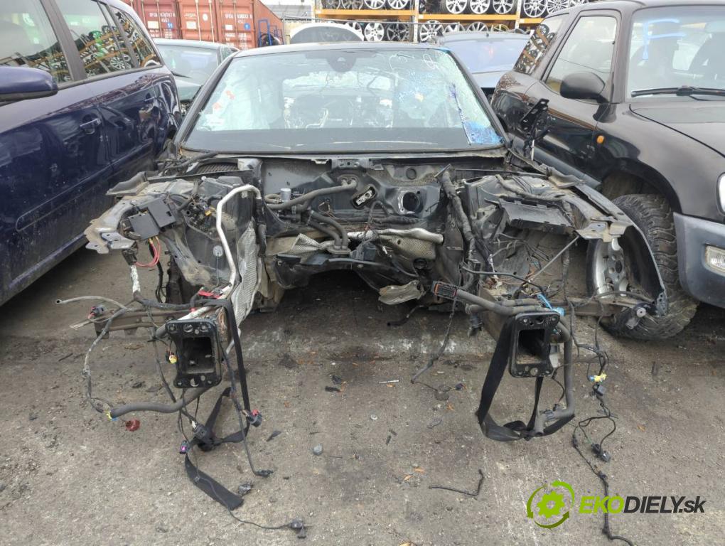 AUDI A4 B9 Kombi 2016 110 kW 2.0 TDI 1968 karoséria ČTVRŤÁK: Blatník zad ľavy pravy prah strecha PODŁUŻNICA ľavy pravy
