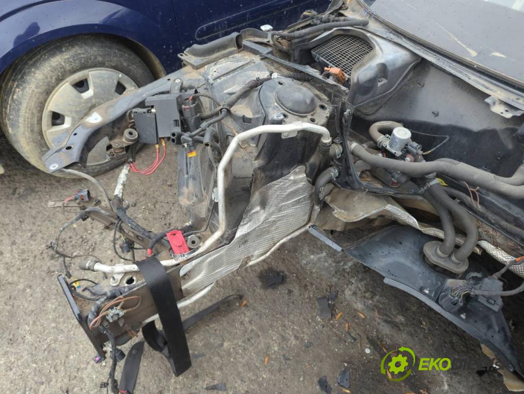 AUDI A4 B9 Kombi 2016 110 kW 2.0 TDI 1968 karoséria ČTVRŤÁK: Blatník zad ľavy pravy prah strecha PODŁUŻNICA ľavy pravy
