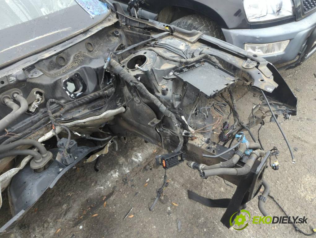 AUDI A4 B9 Kombi 2016 110 kW 2.0 TDI 1968 karoséria ČTVRŤÁK: Blatník zad ľavy pravy prah strecha PODŁUŻNICA ľavy pravy