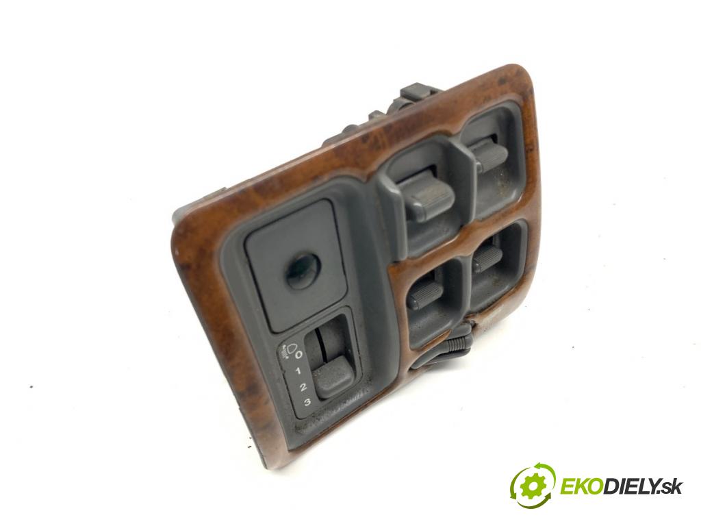 HONDA CR-V I SUV 1998 94 kW 2.0 1973 Prepínač okien M17432 (Prepínacie páčky pod volantom)