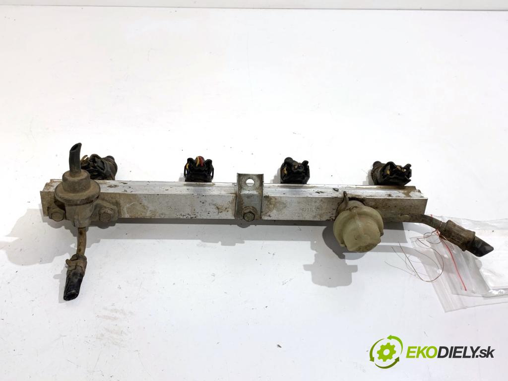 HONDA CR-V I SUV 1998 94 kW 2.0 1973 Lišta vstrekovacia  (Vstrekovacia lišta)