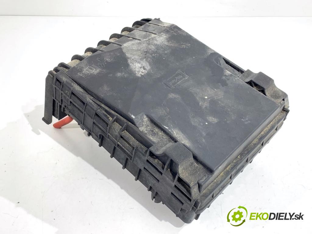 VW TOURAN nadwozie wielkoprzestrzenne (MPV) 2005 77 kW 1.9 TDI 1896 Skrinka poistková 1K0937804B (Poistková skrinka)