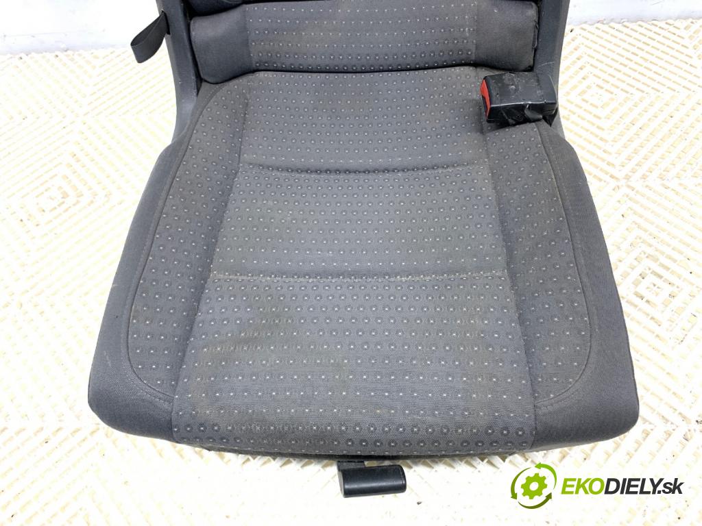 VW TOURAN nadwozie wielkoprzestrzenne (MPV) 2005 77 kW 1.9 TDI 1896 Sedadlo zad druhý rad
