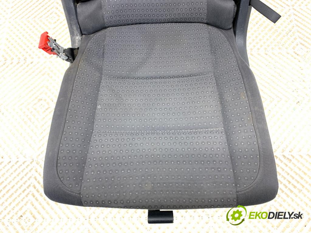 VW TOURAN nadwozie wielkoprzestrzenne (MPV) 2005 77 kW 1.9 TDI 1896 Sedadlo zad druhý rad