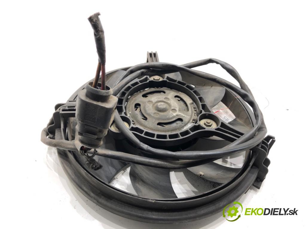 VW PASSAT B5 FL Kombi 2002 96 kW 1.9 TDI 1896 ventilátor klimatizace 8D0959455R (Ventilátor chladiče klimatizace)