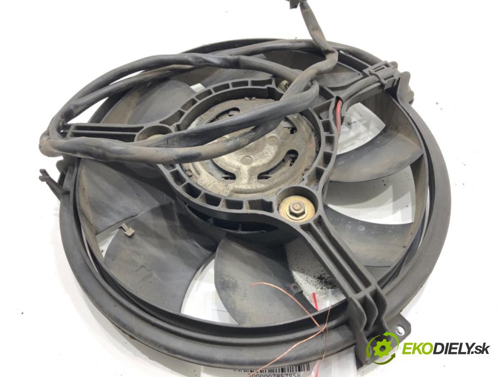 VW PASSAT B5 FL Kombi 2002 96 kW 1.9 TDI 1896 ventilátor klimatizace 8D0959455R (Ventilátor chladiče klimatizace)