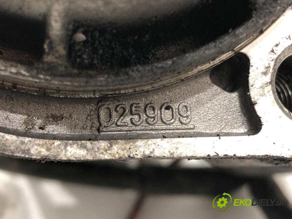 VW PASSAT B5 FL Kombi 2002 96 kW 1.9 TDI 1896 Štartér (Štartér)