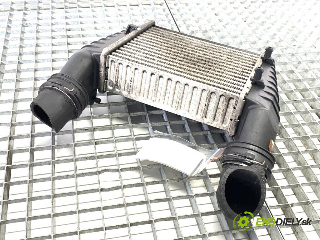 VW PASSAT B5 FL Kombi 2002 96 kW 1.9 TDI 1896 intercooler 8D0145805C (Intercooler (chladič stlačeného vzduchu))