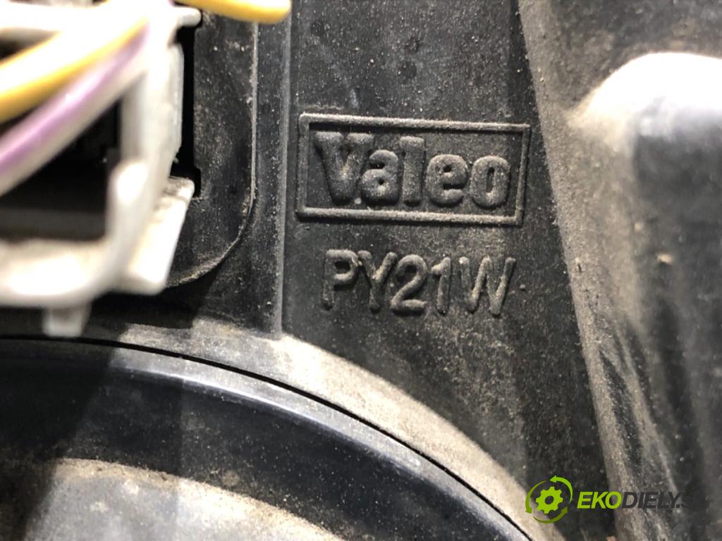 PEUGEOT 807 nadwozie wielkoprzestrzenne (MPV) 2004 94 kW 2.2 HDi 2179 Svetlomet ľavy predný