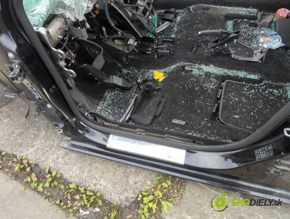 OPEL ASTRA K liftback 2019 110 kW 1.4 Turbo (68) 1399 karoséria ČTVRŤÁK: Blatník zad ľavy pravy prah strecha PODŁUŻNICA ľavy pravy