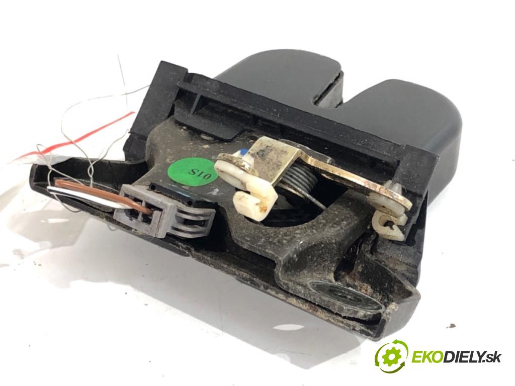 AUDI A3 8L liftback 2001 96 kW 1.9 TDI quattro 1896 zámok dverí zad 8L0827520C