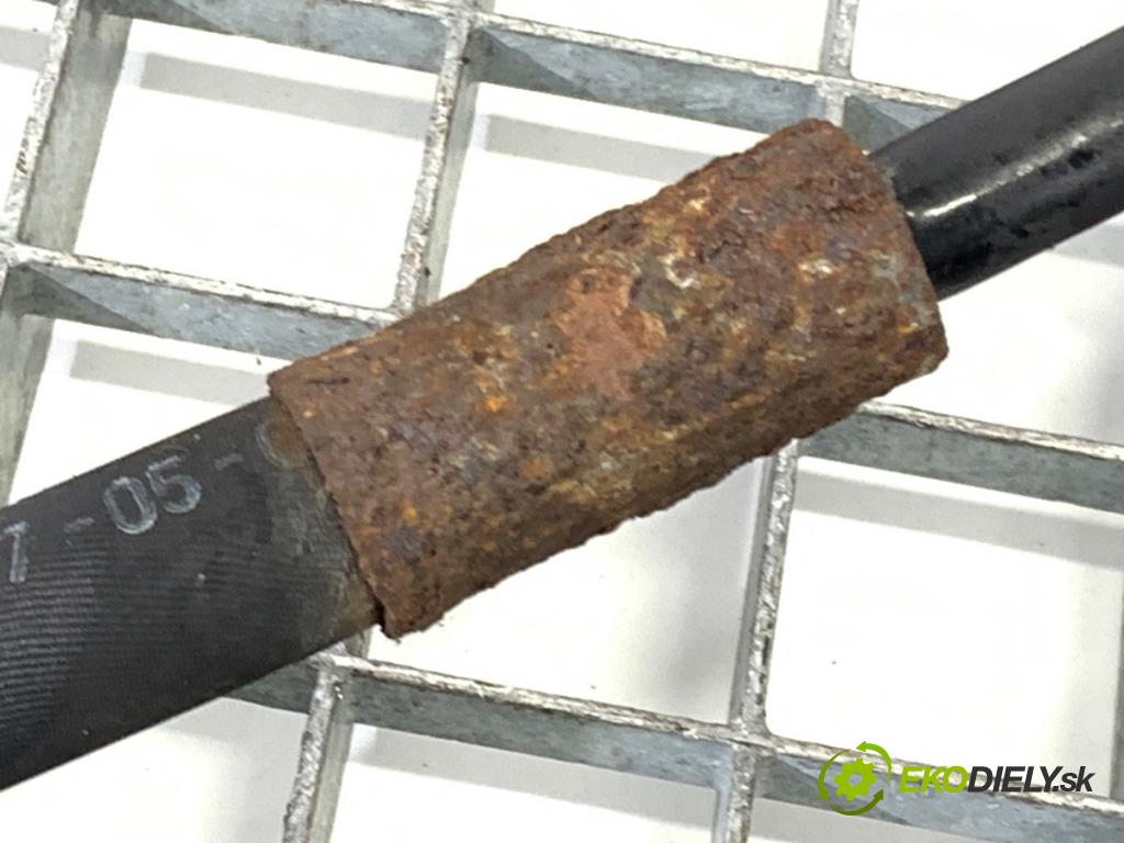 AUDI A3 8L liftback 2001 96 kW 1.9 TDI quattro 1896 hadica servočerpadlo  (Rúrka servočerpadla)