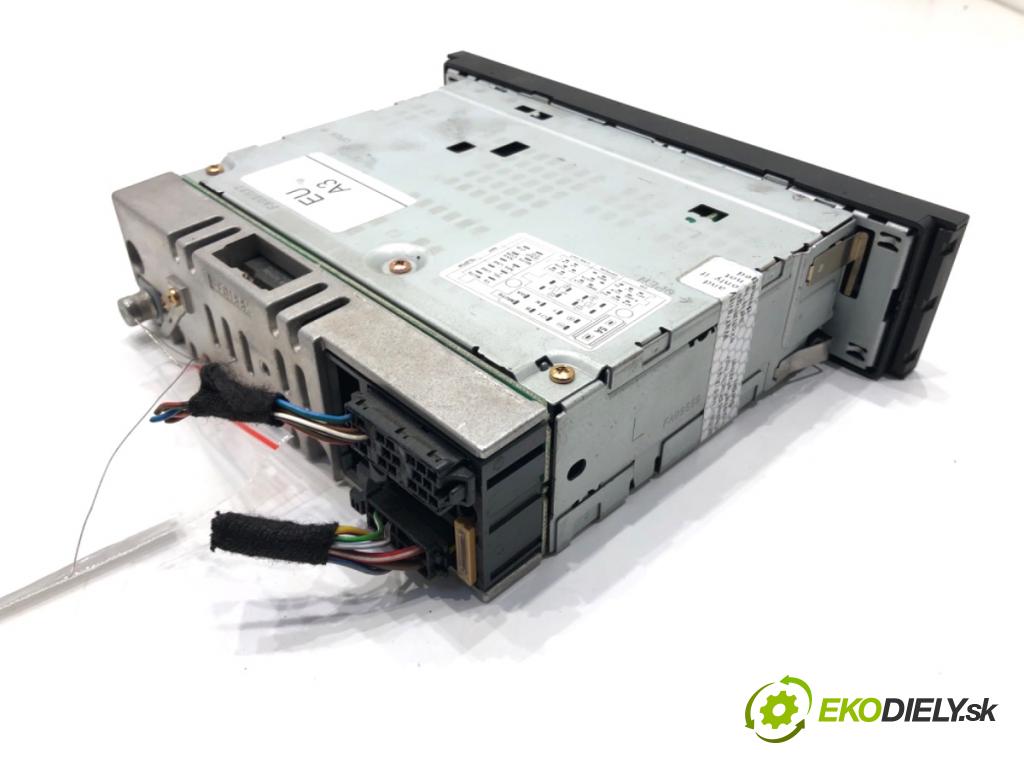 AUDI A3 8L liftback 2001 96 kW 1.9 TDI quattro 1896 RADIO 8L0035186A (Audio zariadenie)