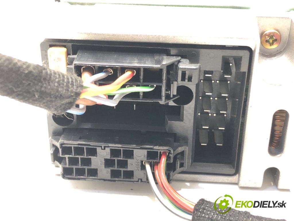 AUDI A3 8L liftback 2001 96 kW 1.9 TDI quattro 1896 RADIO 8L0035186A (Audio zariadenie)