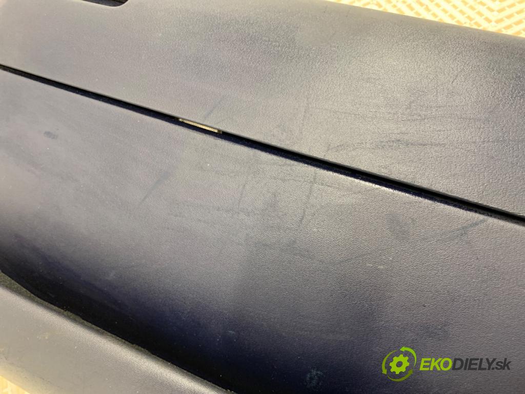 AUDI A3 8L liftback 2001 96 kW 1.9 TDI quattro 1896 Priehradka, kastlík spolujazdca  (Priehradka (kastlík))