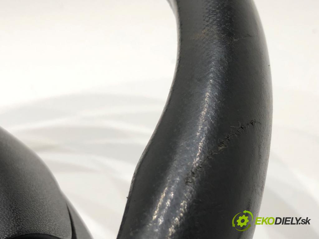 AUDI A3 8L liftback 2001 96 kW 1.9 TDI quattro 1896 Volant  (Volant)