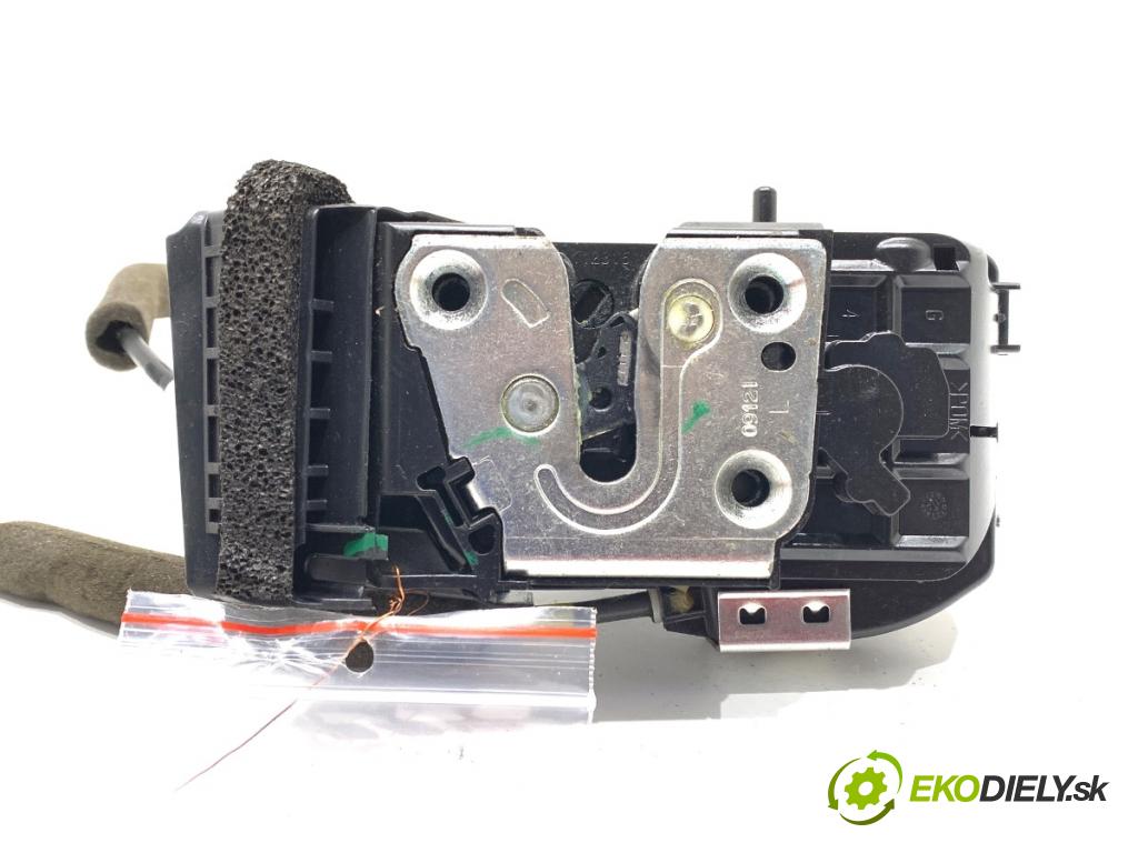 NISSAN JUKE F15 SUV 2015 81 kW 1.5 dCi 1461 zámok Dvere ľavy zad