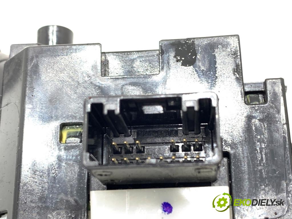 NISSAN JUKE F15 SUV 2015 81 kW 1.5 dCi 1461 Prepínač kombinovaný  (Prepínacie páčky pod volantom)