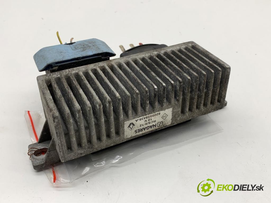 NISSAN JUKE F15 SUV 2015 81 kW 1.5 dCi 1461 relé sviečok žhavenia 8200558438A (Relé)