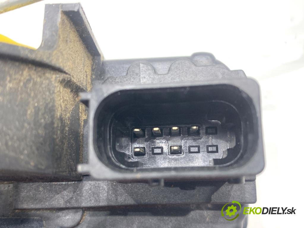 OPEL ASTRA J liftback 2012 103 kW 1.4 Turbo (68) 1364 zámok Dvere ľavy predný