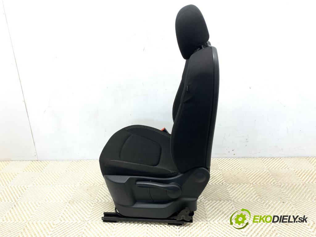 RENAULT CAPTUR I liftback 2017 66 kW 0.9 TCe 90 898 Sedadlo ľavy predný