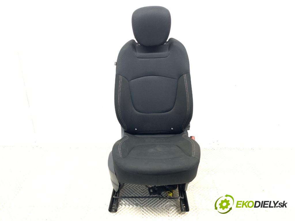 RENAULT CAPTUR I liftback 2017 66 kW 0.9 TCe 90 898 Sedadlo pravy predný 