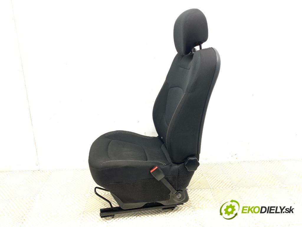 RENAULT CAPTUR I liftback 2017 66 kW 0.9 TCe 90 898 Sedadlo pravy predný