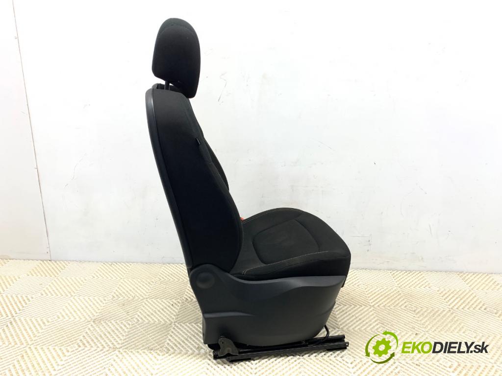RENAULT CAPTUR I liftback 2017 66 kW 0.9 TCe 90 898 Sedadlo pravy predný
