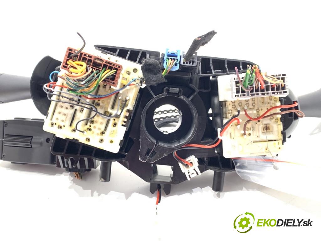 RENAULT CAPTUR I liftback 2017 66 kW 0.9 TCe 90 898 Prepínač kombinovaný 255674098R (Prepínacie páčky pod volantom)